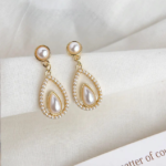 Elegant Teardrop Pearl Dangle Earrings - Image 4
